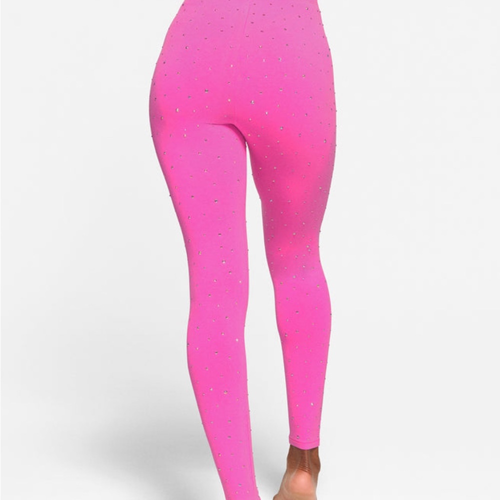 SKIMS Outdoor Rhinestone Leggings - Picture 3 of 4